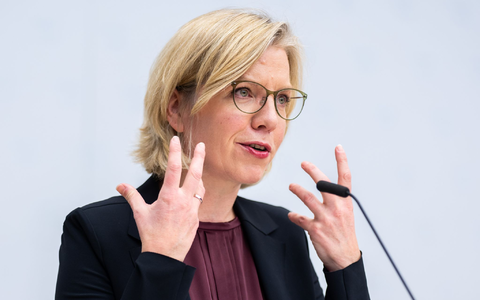 Die österreichische Klimaschutzministerin Leonore Gewessler will die hohe Abhängigkeit des Landes von russischem Gas bekämpfen. - Foto: Georg Hochmuth/APA/dpa
