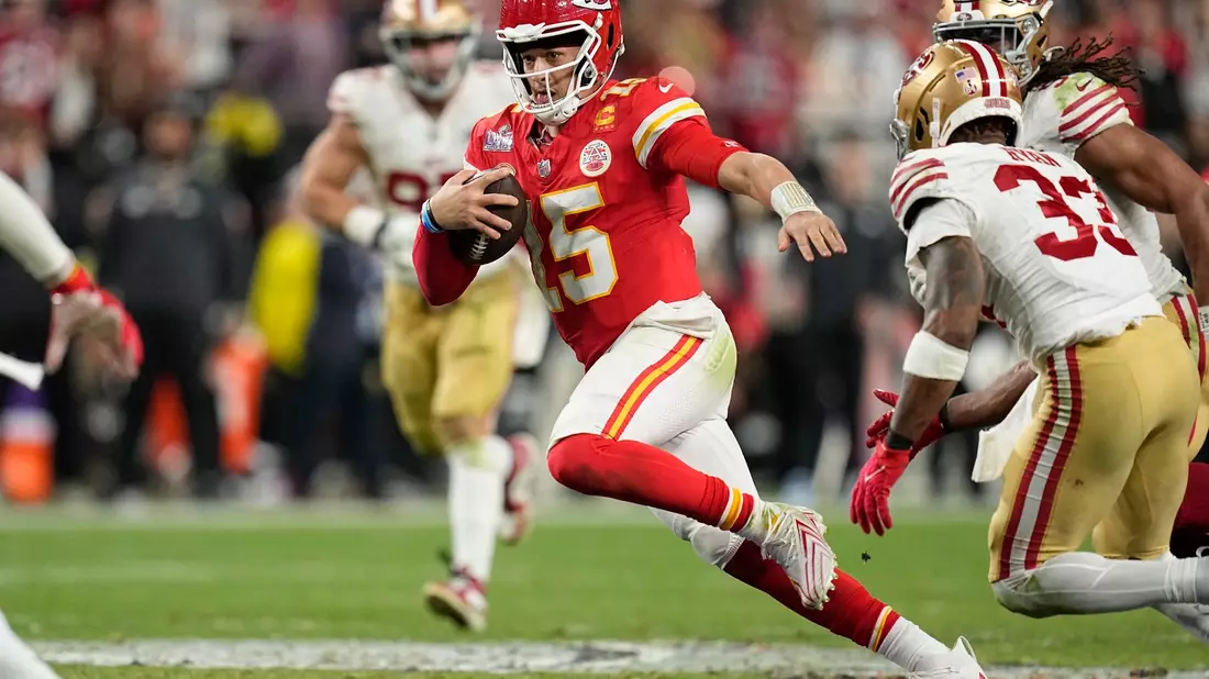 Chiefs-Quarterback Patrick Mahomes ist erneut wertvollster Spieler des Super Bowls. - Bild: Eric Gay/AP/dpa