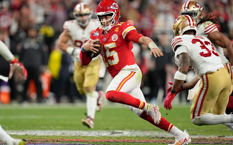 Chiefs-Quarterback Patrick Mahomes ist erneut wertvollster Spieler des Super Bowls. - Foto: Eric Gay/AP/dpa