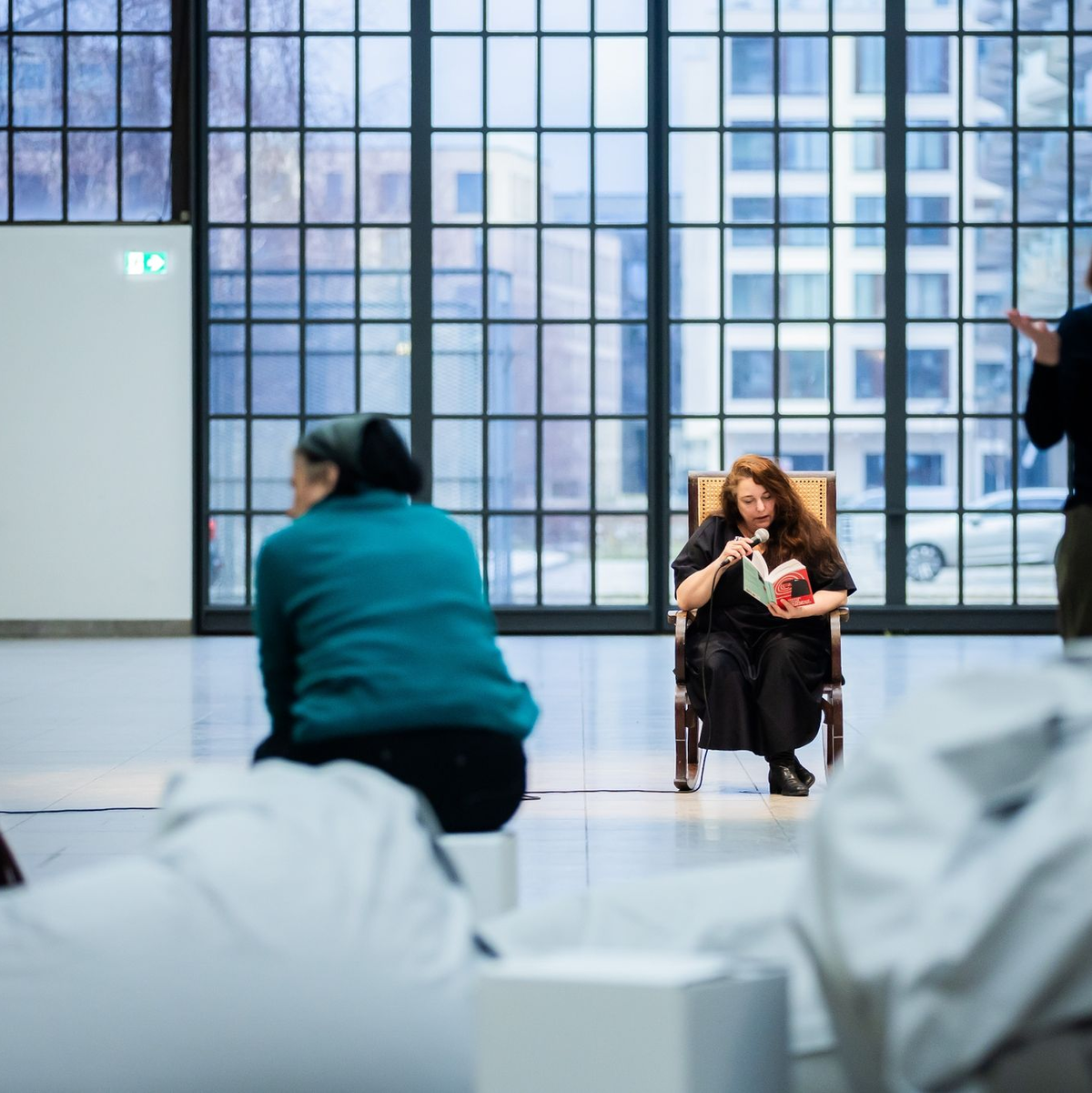 Die Hannah-Arendt-Lesung der Künstlerin Tania Brugueras im Hamburger Bahnhof in Berlin wurde nach propalästinensischem Protest abgebrochen. - Foto: Christoph Soeder/dpa