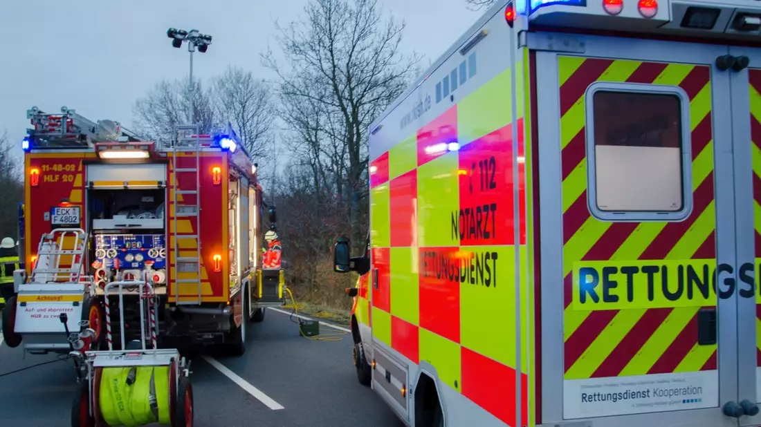 FW-RD: Frontalzusammenstoß auf der K57 bei Kochendorf - 2 schwerverletzte Personen und ein Toter - Bild: presseportal.de