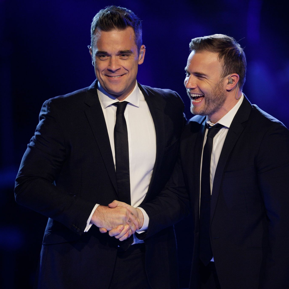 Seine verbalen Angriffe gegen seine Take-That-Kollegen, insbesondere Gary Barlow, sind Williams heute peinlich. Auf dem Foto treten die beiden Sänger in der Castingshow «Popstars - Girls Forever» in Köln auf (Archivbild). - Foto: Rolf Vennenbernd/dpa