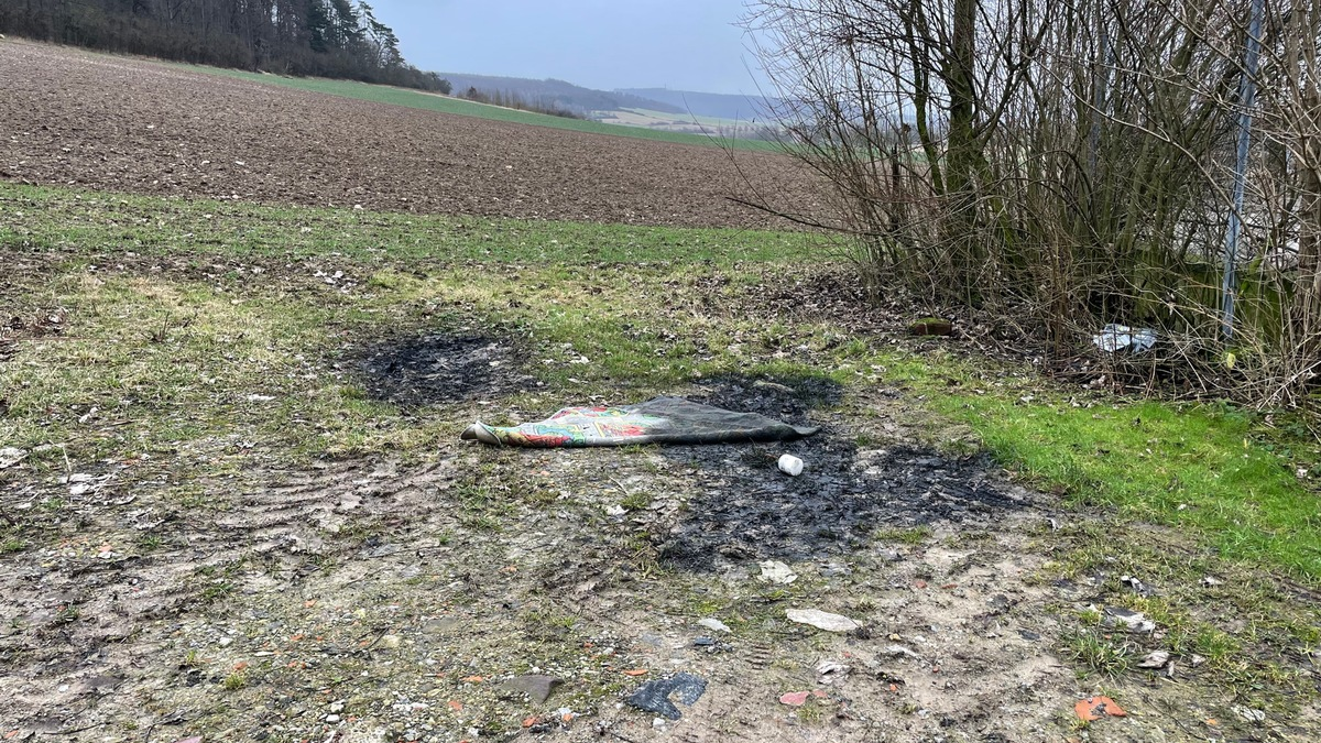 POL-NOM: Bodenverunreinigung nach Ölwechsel in der Feldmark von Billerbeck/ Unerlaubter Umgang mit Abfällen/ Zeugenaufruf - Foto: presseportal.de