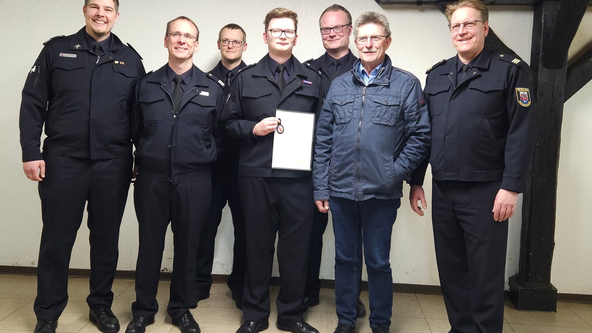 FW Bremerhaven: Wehrführung der Freiwilligen Feuerwehr Weddewarden neu gewählt - Foto: presseportal.de