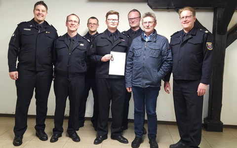 FW Bremerhaven: Wehrführung der Freiwilligen Feuerwehr Weddewarden neu gewählt - Foto: presseportal.de