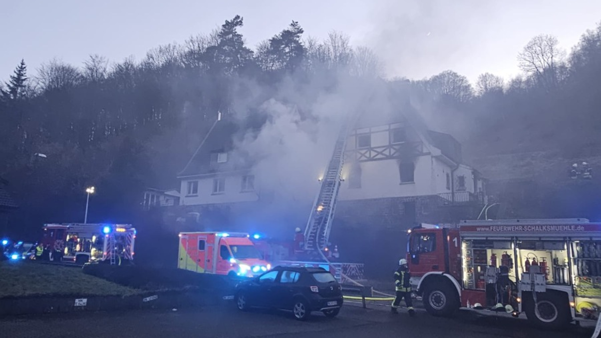 FW Schalksmühle: Brand in Gebäude - eine Person gestorben. - Foto: presseportal.de