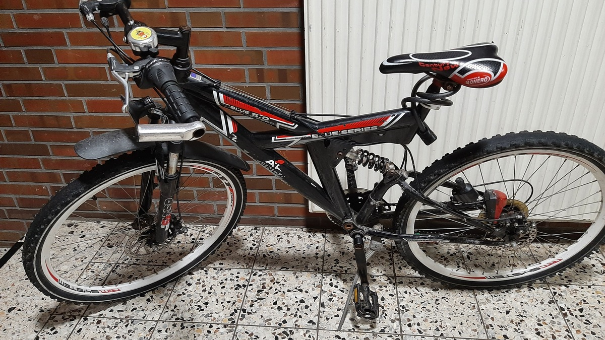 POL-CUX: Fundfahrrad in Langen (Lichtbild in der Anlage) - Eigentümer gesucht - Foto: presseportal.de