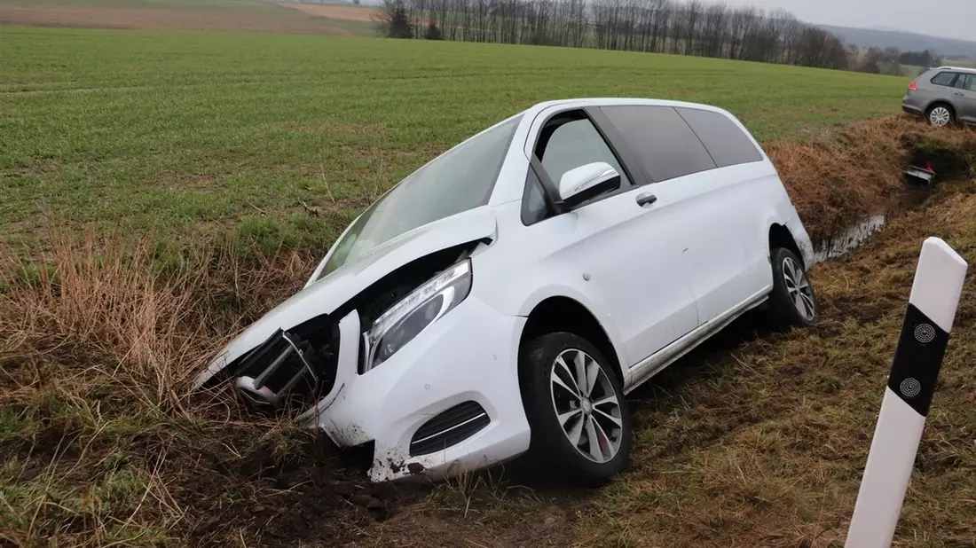 POL-HX: Autos stoßen seitlich zusammen - Bild: presseportal.de