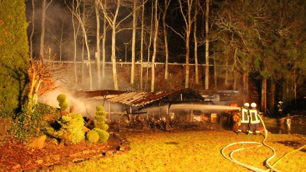 POL-PPWP: Brand eines Gartenhaueses - Foto: presseportal.de