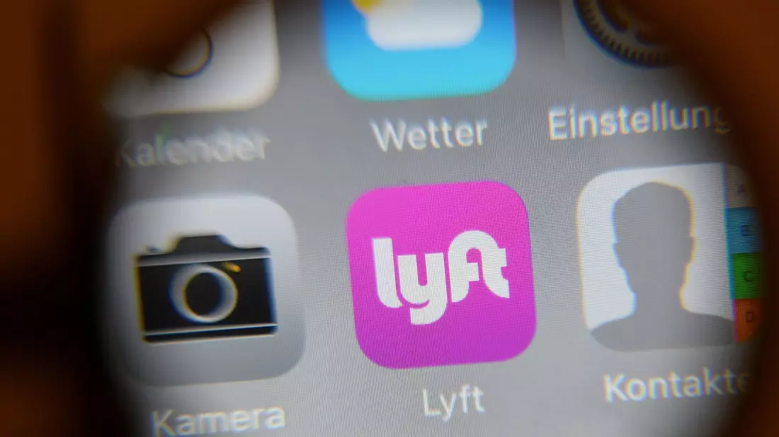 Lyft ist anders als Uber nur in den USA und Kanada aktiv. - Bild: Jens Kalaene/dpa-Zentralbild/dpa