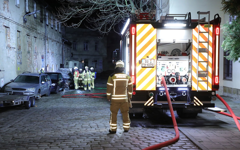 FW Dresden: Brand eines PKW - Foto: presseportal.de