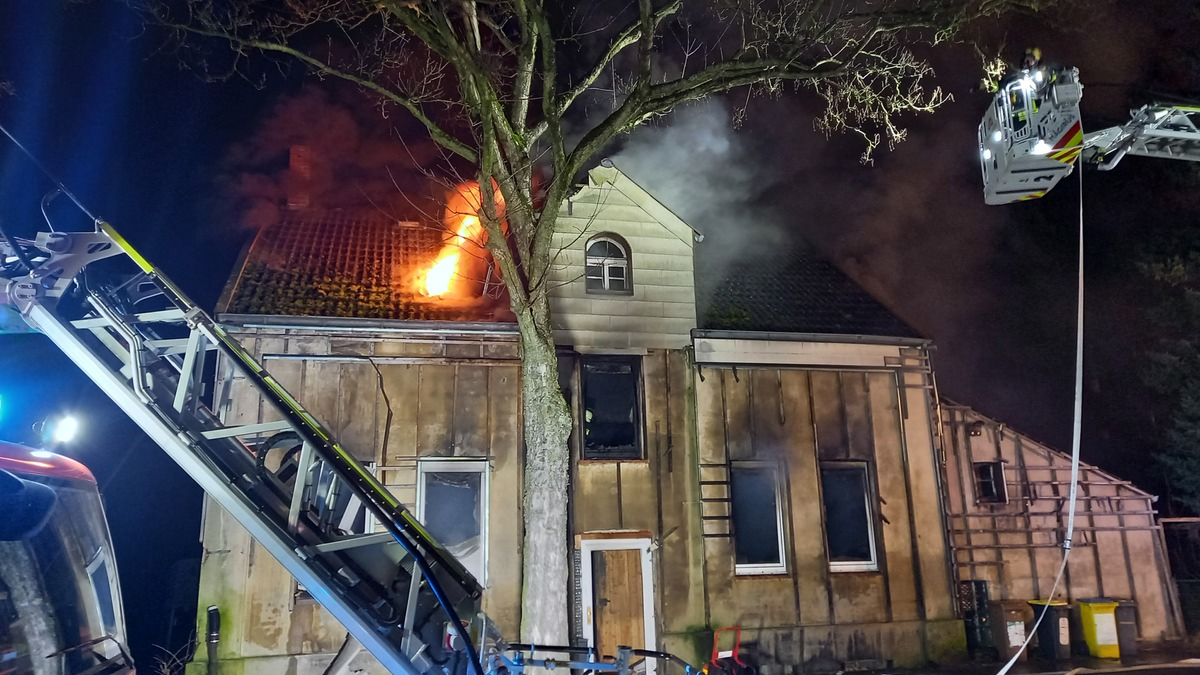 FW-DO: Wohnungsbrand in Dortmund-Derne - eine vermisste Person konnte nur tot aufgefunden werden. - Foto: presseportal.de