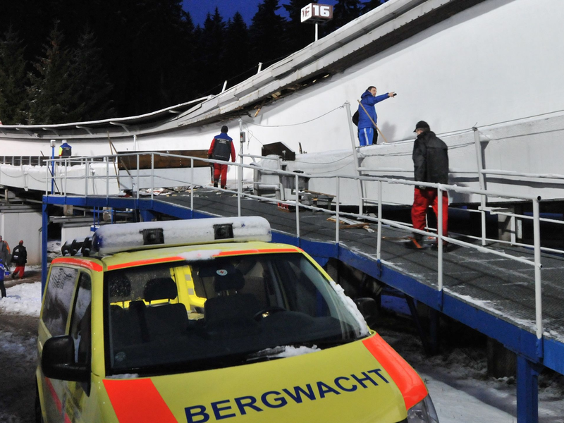 Auf der Bobbahn in Altenberg hat es wieder zwei schwere Stürze gegeben. - Foto: Egbert Kamprath/dpa