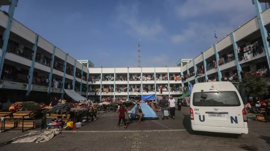 Eine von UNRWA betriebene Schule in Chan Junis, in der im Oktober 2023 zahlreiche Palästinenser Schutz suchten. - Bild: Mohammed Talatene/dpa