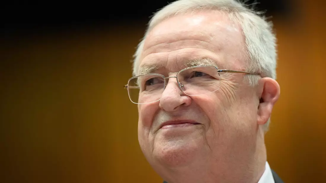 Martin Winterkorn als Zeuge vor dem Oberlandesgericht Braunschweig. - Bild: Julian Stratenschulte/dpa