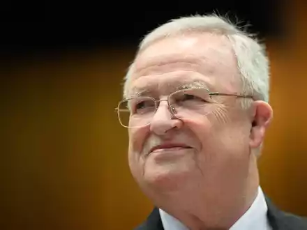 Martin Winterkorn als Zeuge vor dem Oberlandesgericht Braunschweig. - Foto: Julian Stratenschulte/dpa