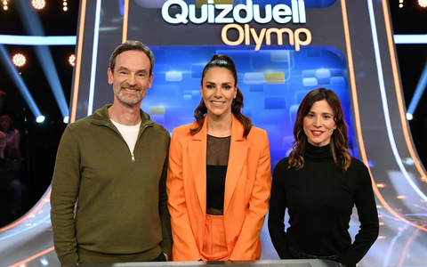TV-Lieblinge gegen den Quizduell-Olymp: Aylin Tezel und Jörg Hartmann bei Esther Sedlaczek / Quizduell-Olymp am Freitag, 16. Februar, 18:50 Uhr im Ersten - Foto: presseportal.de TV-Lieblinge gegen den Quizduell-Olymp: Aylin Tezel und Jörg Hartmann bei Esther Sedlaczek / Quizduell-Olymp am Freitag, 16. Februar, 18:50 Uhr im Ersten - Foto: presseportal.de