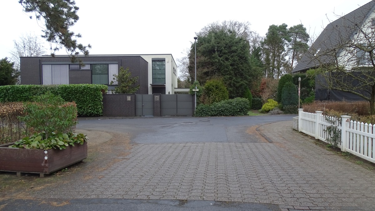 POL-RBK: Bergisch Gladbach - Pkw touchiert fahrradfahrendes Kind - Verkehrskommissariat sucht Zeugen - Foto: presseportal.de