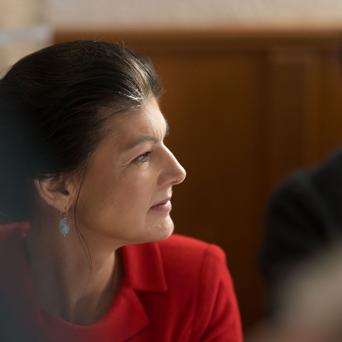 Sahra Wagenknecht kritisiert die Bundesregierung wegen der Ausgaben für Rüstung und der Waffenhilfen für die Ukraine. - Foto: Lukas Barth/dpa