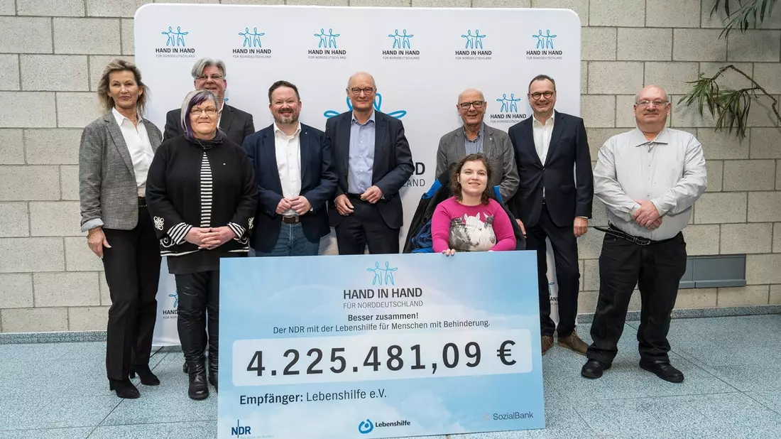 Erfolgreiche NDR Benefizaktion Hand in Hand für Norddeutschland: Rund 4,2 Millionen Euro für Menschen mit Behinderung zusammengekommen - Bild: presseportal.de