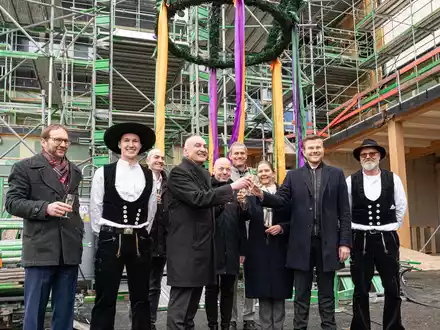 Holzhochhaus am Nordwestring: UmweltHaus feiert Richtfest - Foto: presseportal.de