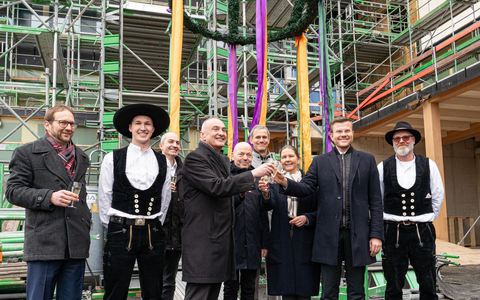 Holzhochhaus am Nordwestring: UmweltHaus feiert Richtfest - Foto: presseportal.de