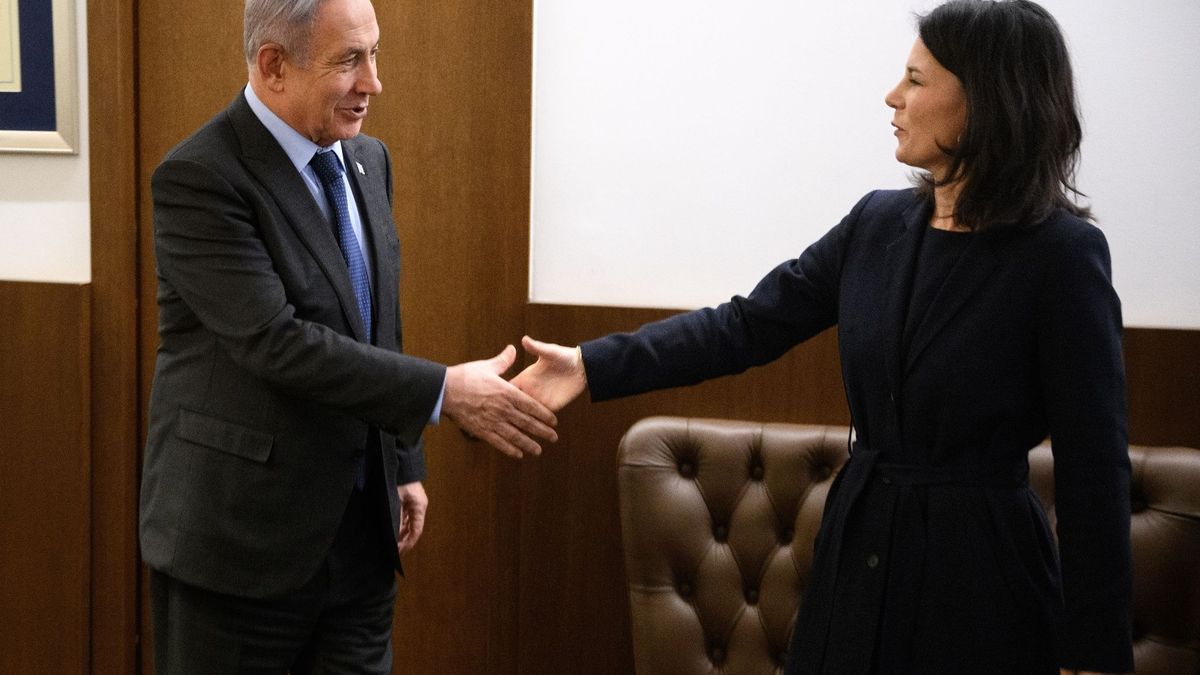 Bundesaußenministerin Annalena Baerbock wird in Jerusalem von Ministerpräsident Benjamin Netanjahu empfangen. - Foto: Bernd von Jutrczenka/dpa