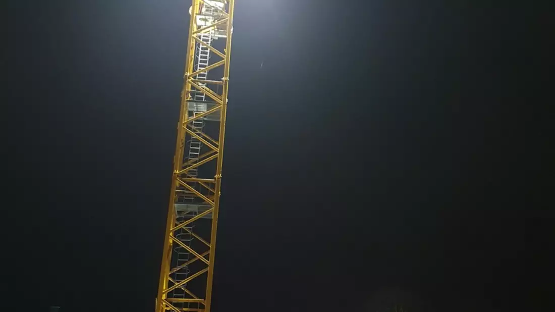 FW Bremerhaven: Einsatz der Höhenrettungsgruppe Feuerwehr Bremerhaven auf Baustelle - Bild: presseportal.de