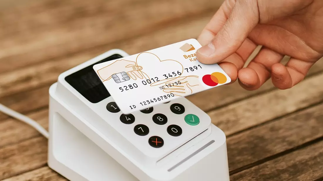 Die Bezahlkarte für Asylbewerber - Die PayCenter GmbH startet mit dem Landkreis Leipzig - Bild: presseportal.de