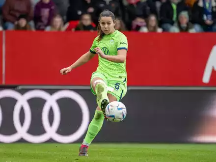 Eine der besten und populärsten deutschen Fußballerinnen: Lena Oberdorf. - Foto: Christian Kolbert/Bildagentur Kolbert/dpa