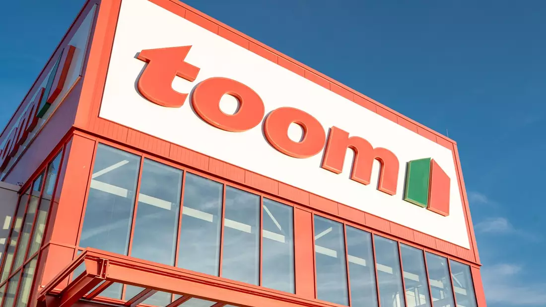 Nachhaltigkeit zahlt sich aus: toom halbiert Stromverbrauch und spart jährlich 16,5 Millionen Euro / Energiemanagement als messbarer Wettbewerbsvorteil im Handel - Bild: presseportal.de