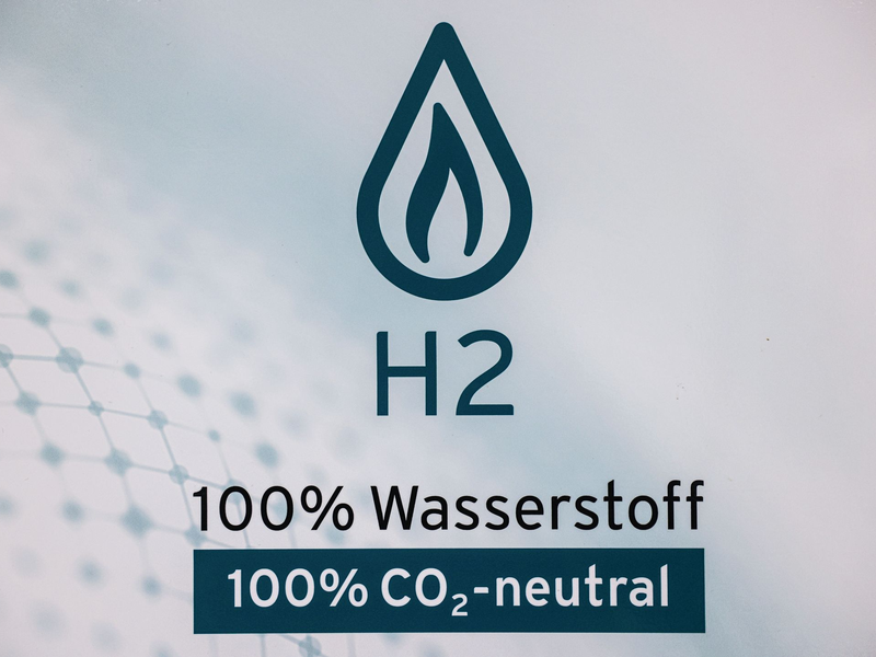 Die EU-Kommission hat grünes Licht für die milliardenschwere Förderung von Wasserstoffprojekten gegeben. - Foto: Oliver Berg/dpa