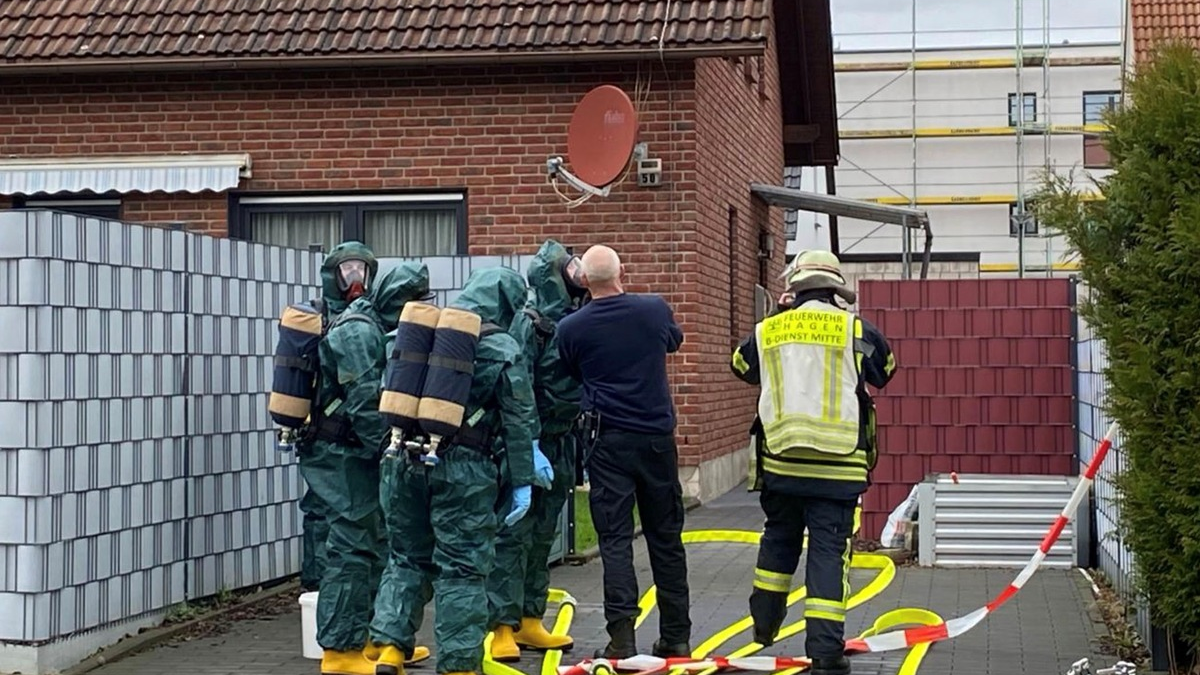 FW Hagen: Folgemeldung Einsatz mit unbekannten Gefahrstoffen - Foto: presseportal.de