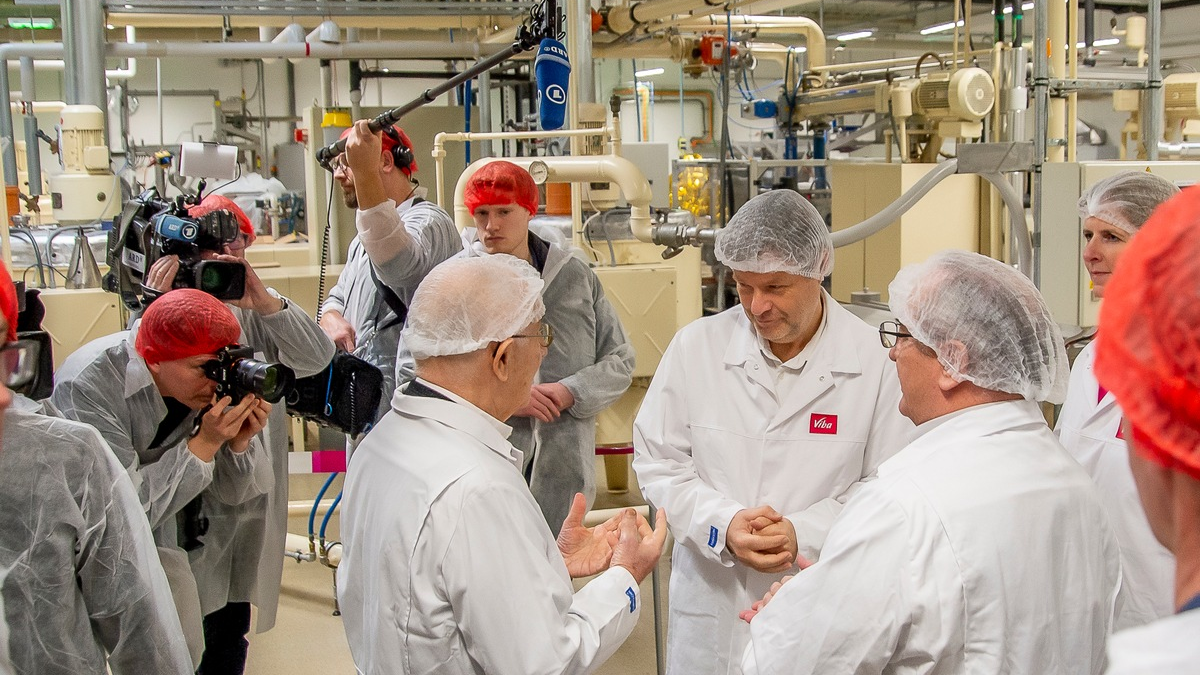 Vizekanzler Robert Habeck zu Besuch in Thüringen bei Viba sweets in Floh-Seligenthal - Foto: presseportal.de
