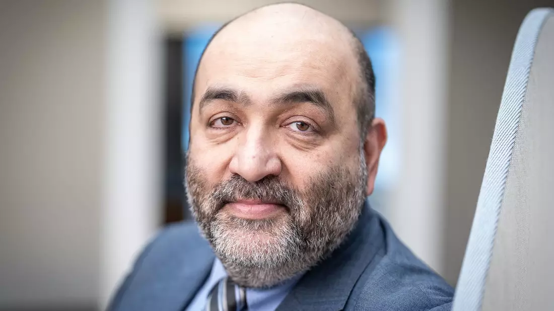 Vom Treffen des Kanzlers mit Selenskyj erwartet Omid Nouripour ein klares Bekenntnis, dass der Westen weiterhin fest an der Seite der Ukraine steht. - Bild: Michael Kappeler/dpa