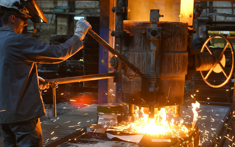 Das Auftragsvolumen lag 2023 Gesamtmetall zufolge 5,1 Prozent unter dem Wert des Vorjahres. - Foto: Waltraud Grubitzsch/dpa-Zentralbild/dpa Das Auftragsvolumen lag 2023 Gesamtmetall zufolge 5,1 Prozent unter dem Wert des Vorjahres. - Foto: Waltraud Grubitzsch/dpa-Zentralbild/dpa