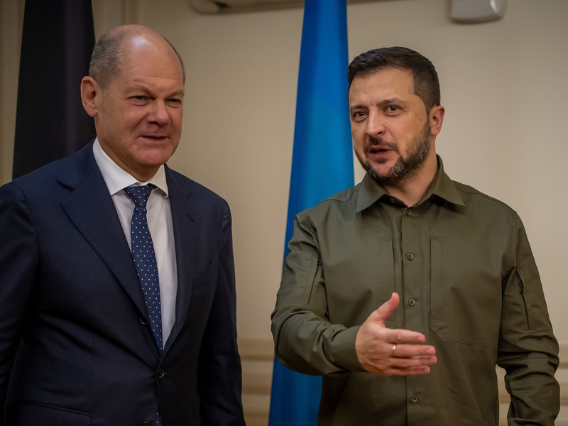 Wolodymyr Selenskyj wird am Freitag zu Gesprächen in Berlin erwartet - auch bei Kanzler Olaf Scholz (Archivbild) - Foto: Michael Kappeler/dpa