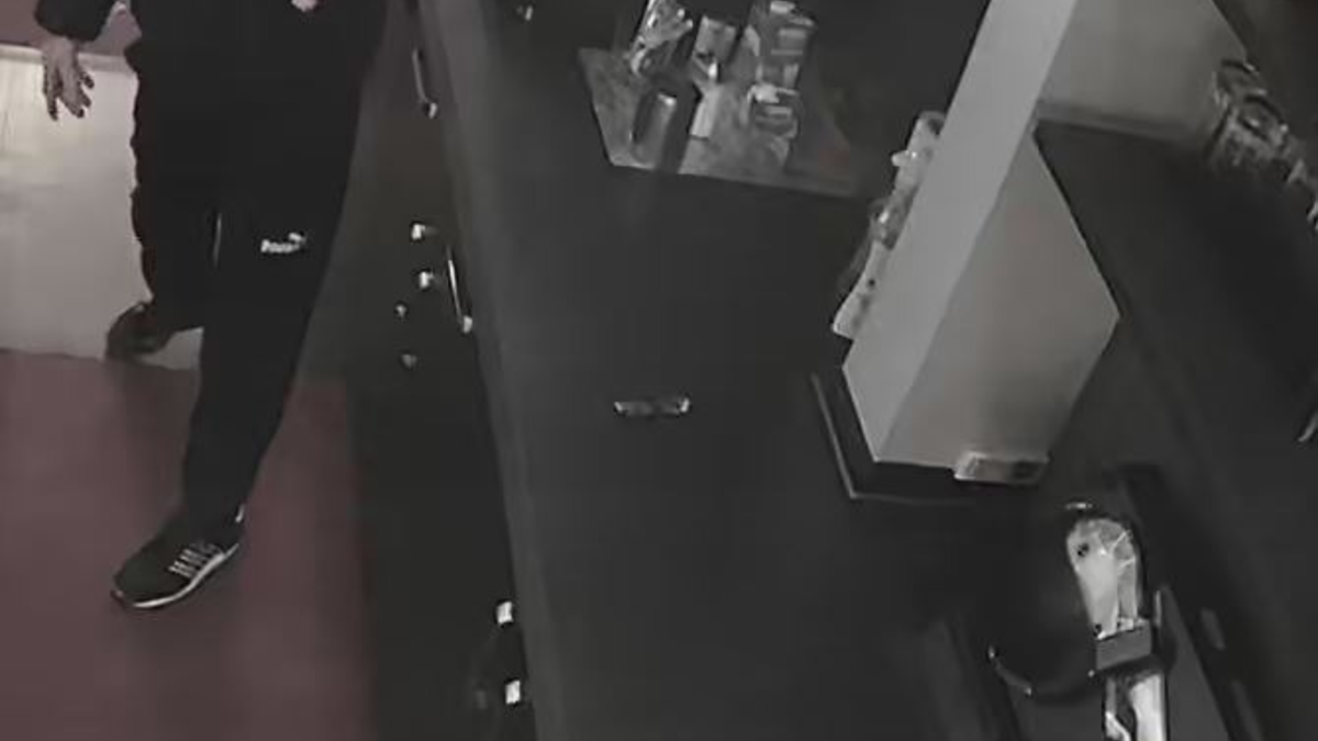 POL-OF: Öffentlichkeitsfahndung nach Raubstraftaten: Staatsanwaltschaft und Kriminalpolizei veröffentlichen Bilder und bitten um Hinweise - Foto: presseportal.de