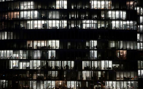 Ende 2023 waren so viele Menschen in Deutschland erwerbstätig wie noch nie, im Vergleich zu anderen Ländern im Euroraum fällt das Wachstum allerdings eher gering aus. - Foto: Martin Gerten/dpa