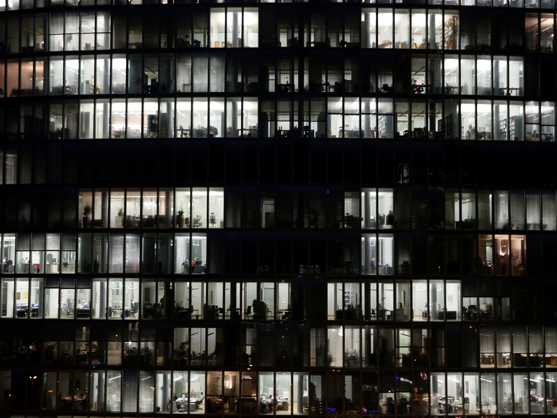 Ende 2023 waren so viele Menschen in Deutschland erwerbstätig wie noch nie, im Vergleich zu anderen Ländern im Euroraum fällt das Wachstum allerdings eher gering aus. - Foto: Martin Gerten/dpa