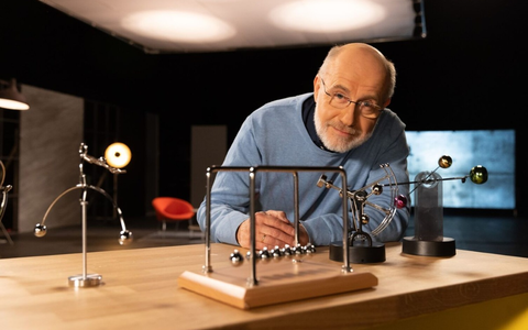 ZDF/ZDFmediathek: Harald Lesch erklärt Was die Welt am Laufen hält / Dreiteilige Terra X-Doku - Foto: presseportal.de