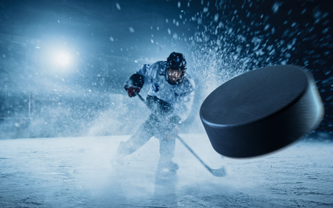 New York, New York: Die NHL startet am Sonntag mit spektakulärem Derby auf ProSieben MAXX - Foto: ProSieben MAXX/Adobe Stock/Gorodenkoff, presseportal.de