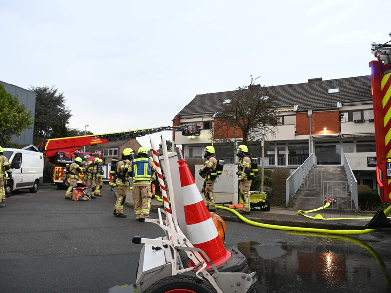 FW Pulheim: Feuer in Sinnersdorf und in Pulheim - Foto: presseportal.de