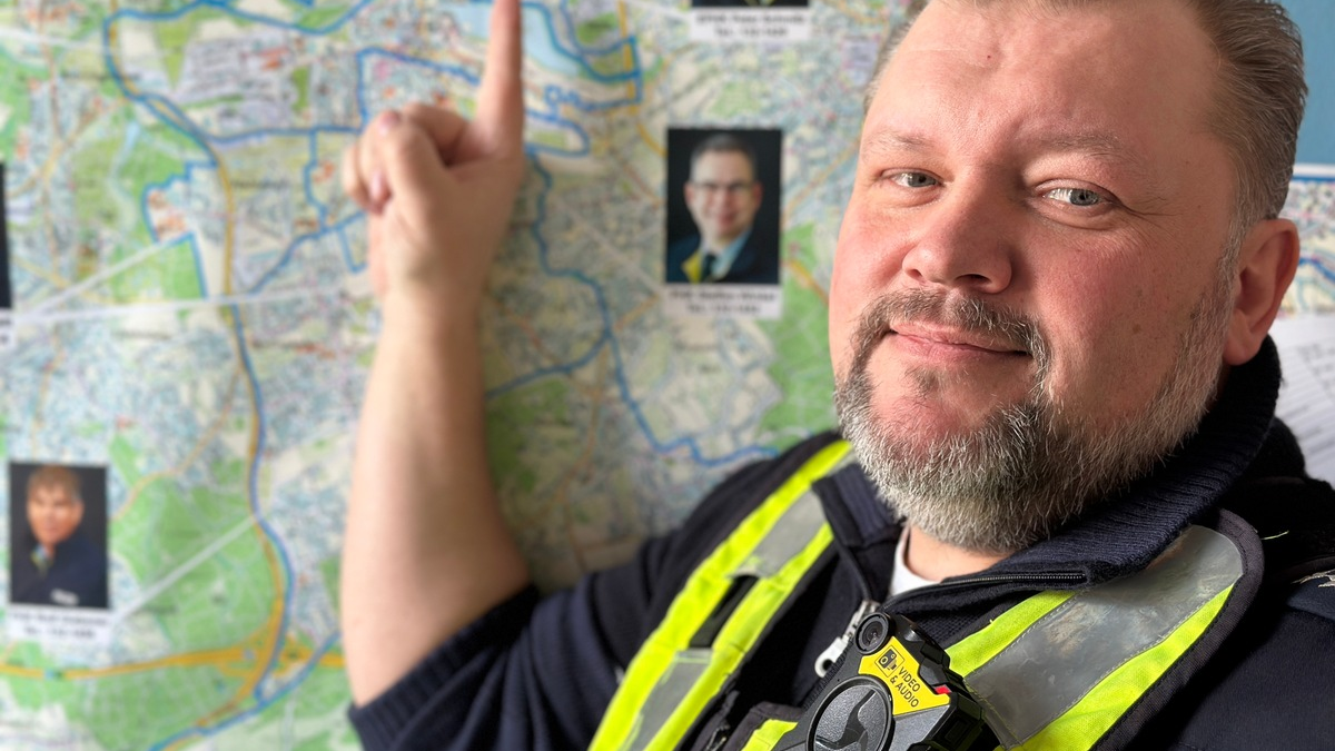 POL-DO: Von Asche, Staub und Würgeschlangen: Neuer Bezirksdienstbeamter bleibt in seinem Hörder Polizeirevier - Foto: presseportal.de