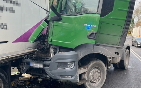 POL-DU: Mündelheim: Lkw prallt gegen Lkw - Foto: presseportal.de