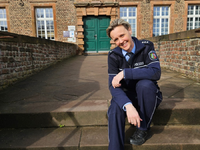 POL-DN: Ein neues Kapitel - Polizeihauptkommissarin Sabrina Zilgens startet als Bezirksdienstbeamtin in Niederzier - Foto: presseportal.de