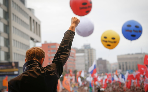 Alexej Nawalny bei einer Protestkundgebung in Moskau (2012). - Foto: Sergey Ponomarev/AP