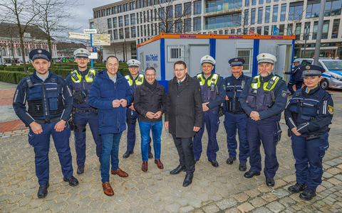 POL-HAM: Gemeinsame Pressemitteilung der Polizei Hamm und Stadt Hamm: Sicherheitskooperation geht in die nächste Phase - Polizei und Stadt eröffnen SiKo-Point-Containeranlage im Bahnhofsquartier - Foto: presseportal.de