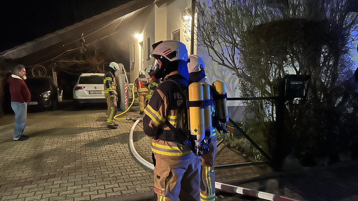 FW LK Leipzig: Kellerbrand im Groitzscher Ortsteil Großpriesligk - Foto: presseportal.de