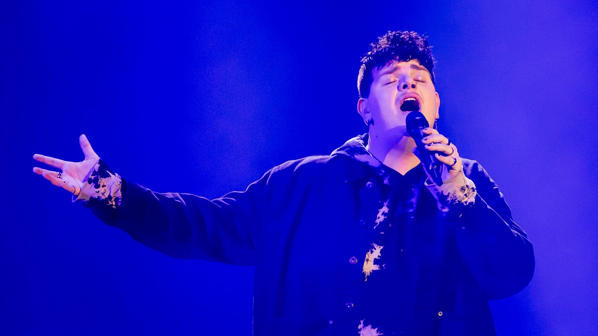 Isaak überzeugte mit dem Song «Always On The Run». - Foto: Christoph Soeder/dpa